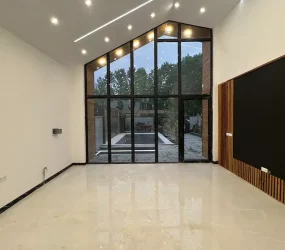 داخل ویلا 120 متری با 340 متر زمین در رمنده کرج